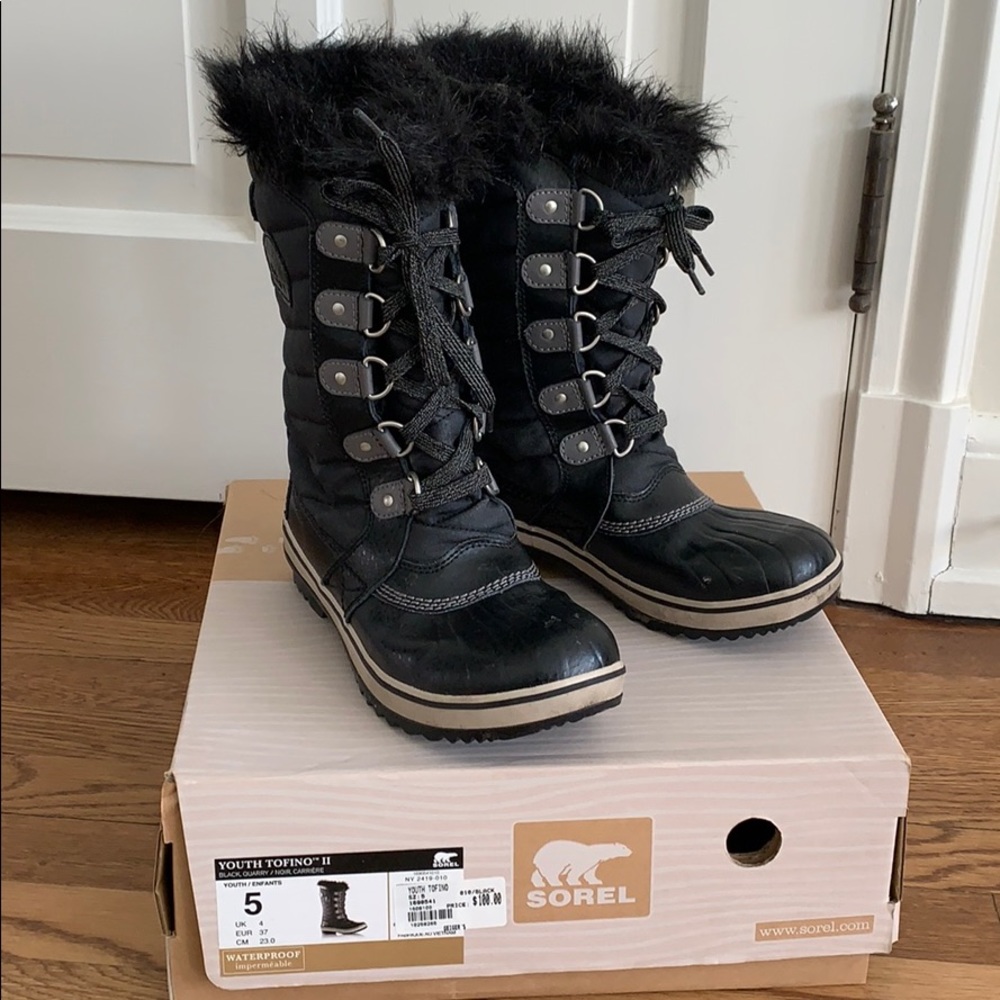 Sorel Tofino II black boot, youth 5/women 6.5